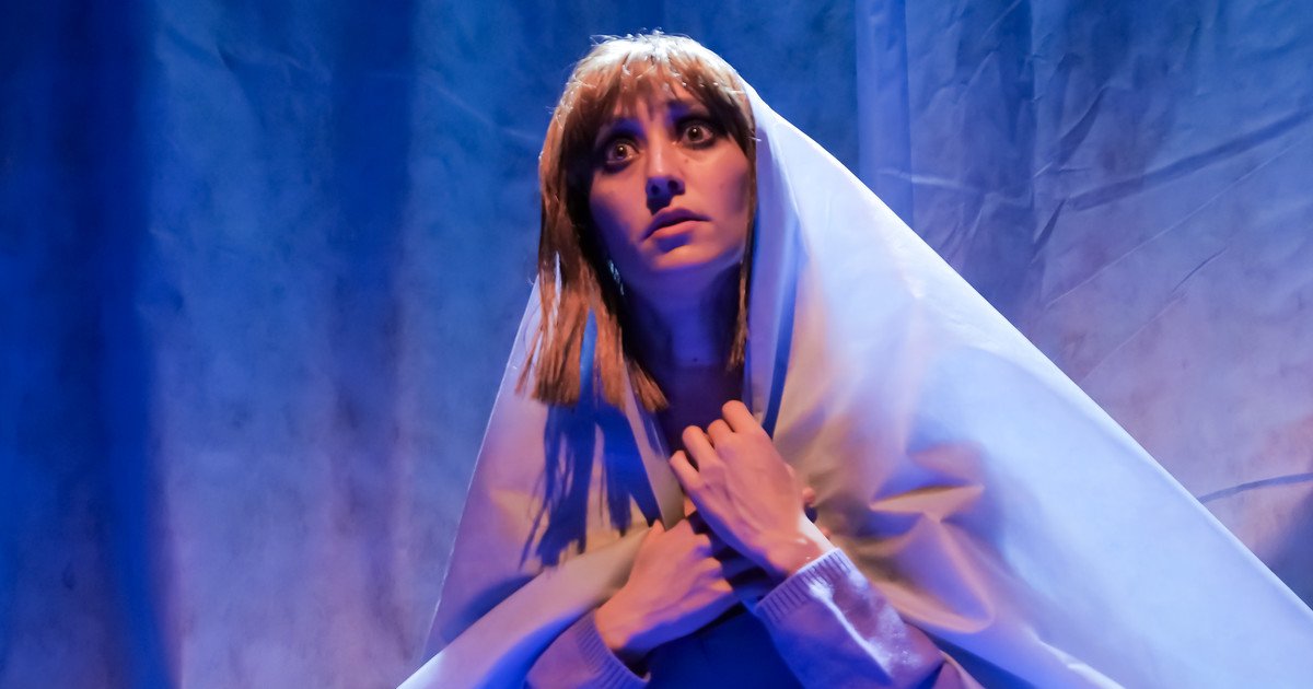 El fenómeno de Suavecita, la obra del off que se adueñó de la calle Corrientes y llena todas las funciones