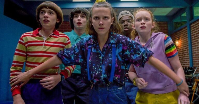 El streaming tiene su propio reloj: las razones por las que el consumo de series crece de noche y madrugada