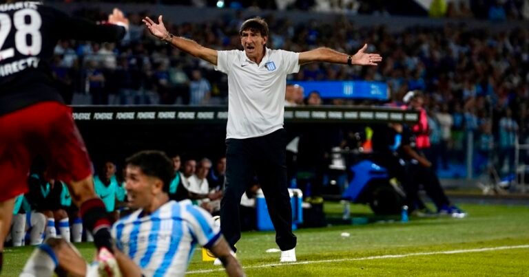 El reto de Gustavo Costas a Marcos Rojo por la expulsión en el clásico Racing vs River: "Hay que ser más inteligentes"
