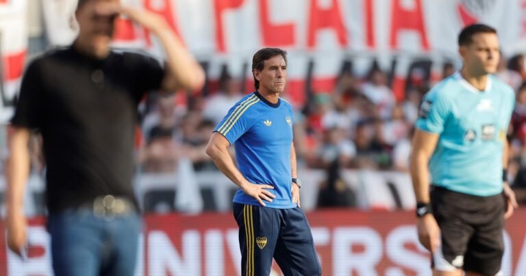 Claudio Úbeda y su liderazgo tranquilo: cómo fueron las horas después del DT tras el "Sifonazo" de Boca contra River en el Monumental