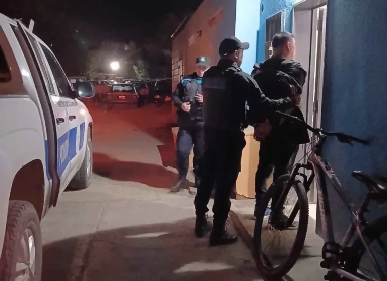 Violenta pelea entre hermanos en el barrio San Cayetano terminó con dos detenidos
