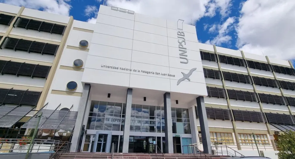 La UNPSJB no duerme: 24 horas de vigilia y acción en defensa de la universidad pública