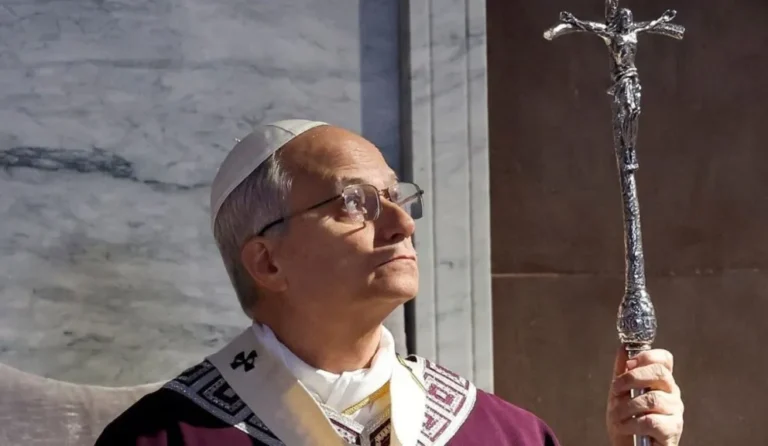 El papa León XIV inicia una histórica gira por África