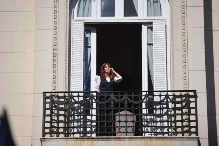 La Justicia ordenó restituir la pensión a Cristina Kirchner