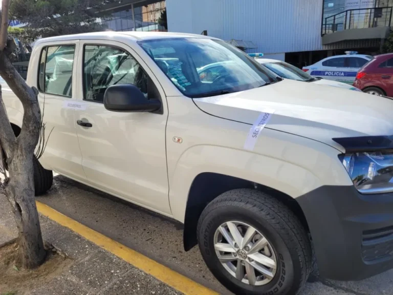 Una pareja fue demorada por amenazar a un joven con un arma en la costanera