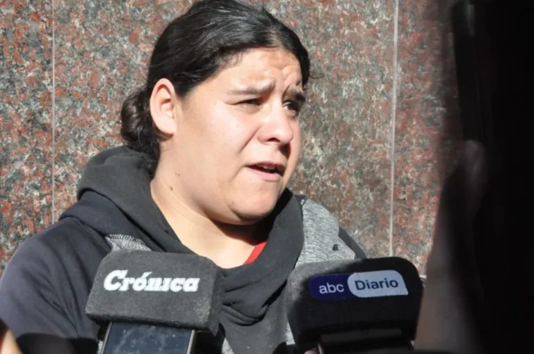 Denunció violencia y destrozos durante un allanamiento en su vivienda