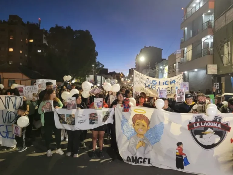 Comodoro marchó por Ángel