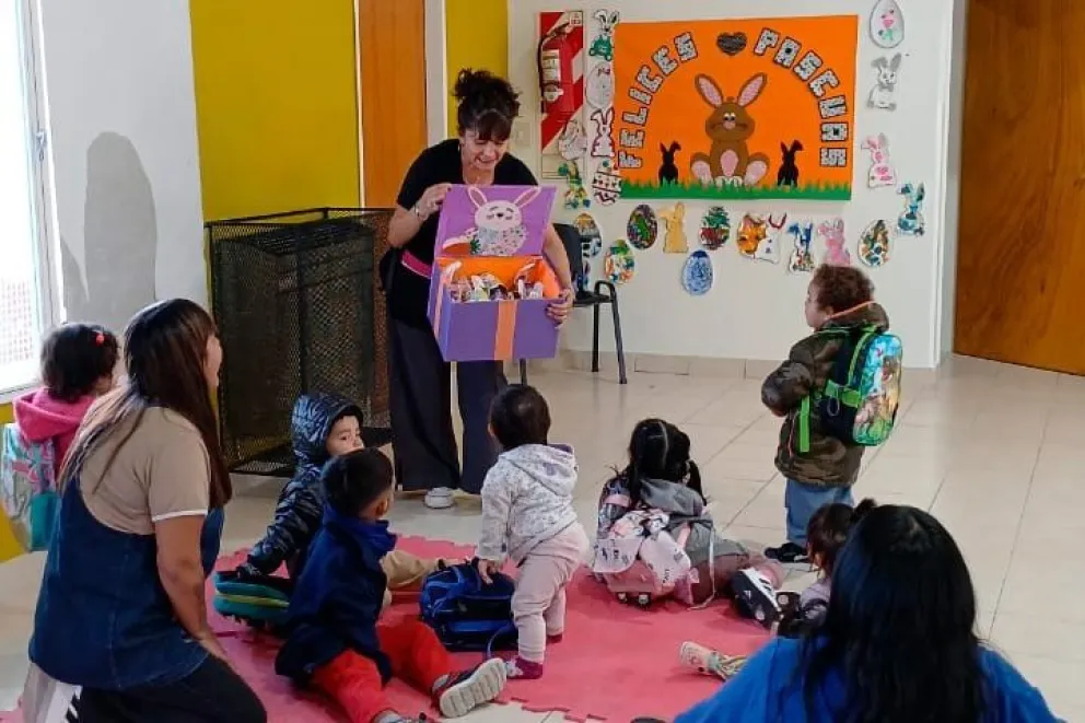 El CPB Stella Maris celebró las pascuas con los niños del Jardín Maternal 