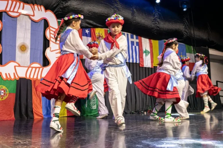 Sabores y danzas del mundo en una nueva edición de Noche de Pioneros