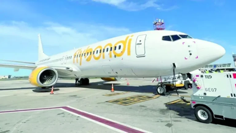 Crisis en Flybondi: la empresa no pagó sueldos y suspende vuelos al sur