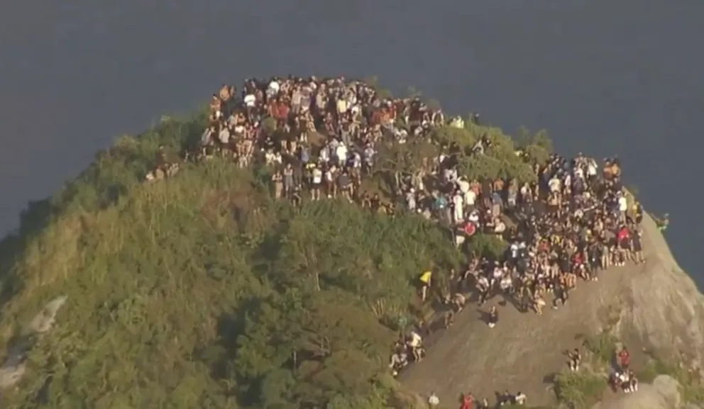 Tiroteo en Río de Janeiro: turistas quedaron atrapados en un cerro
