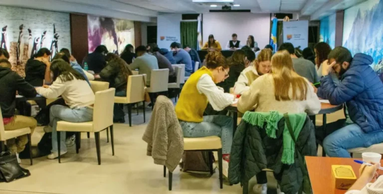 Examen de ingreso a las “Residencias del Equipo de Salud 2026”: Récord de médicos interesados en realizar sus prácticas en Chubut