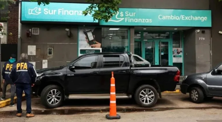 El BCRA aplicó una multa de $18.000 millones a una financiera vinculada a Claudio "Chiqui" Tapia