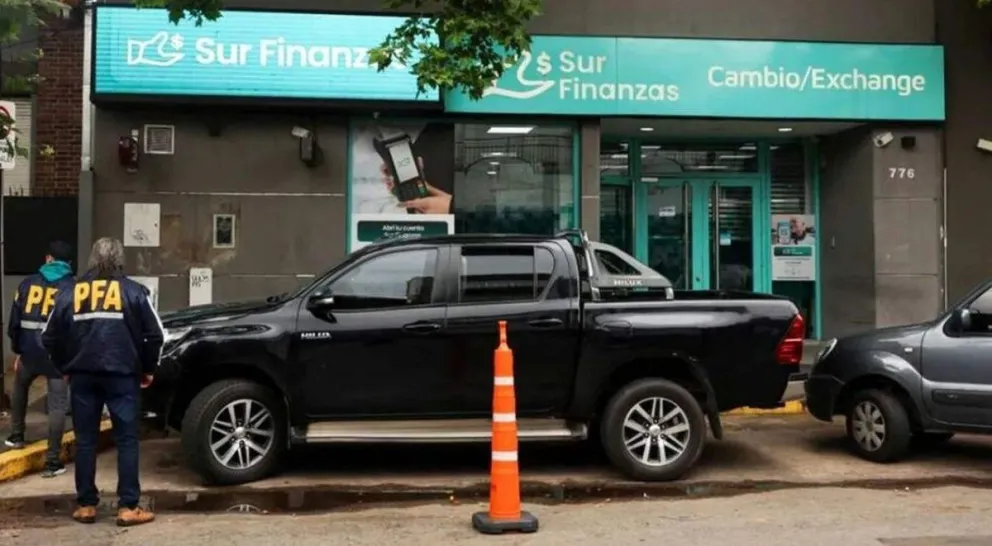 El BCRA aplicó una multa de $18.000 millones a una financiera vinculada a Claudio "Chiqui" Tapia