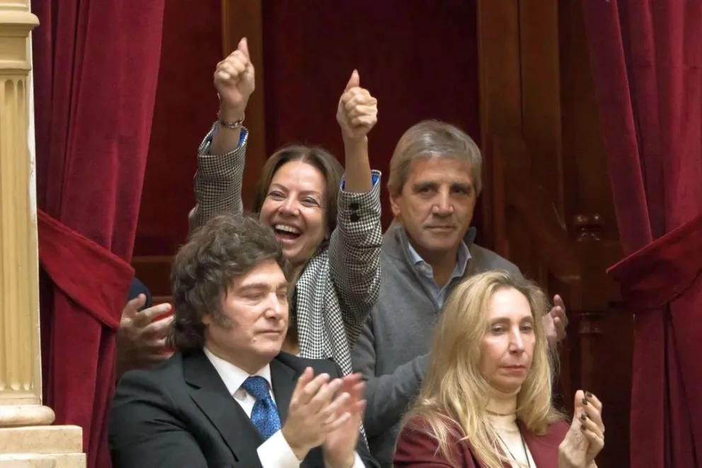 El show de Milei para bancar a Adorni: la sombra de su hermana, choques con la izquierda y el exabrupto con la prensa