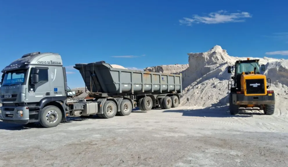 Vialidad Nacional inició el acopio de sal en los campamentos de Chubut
