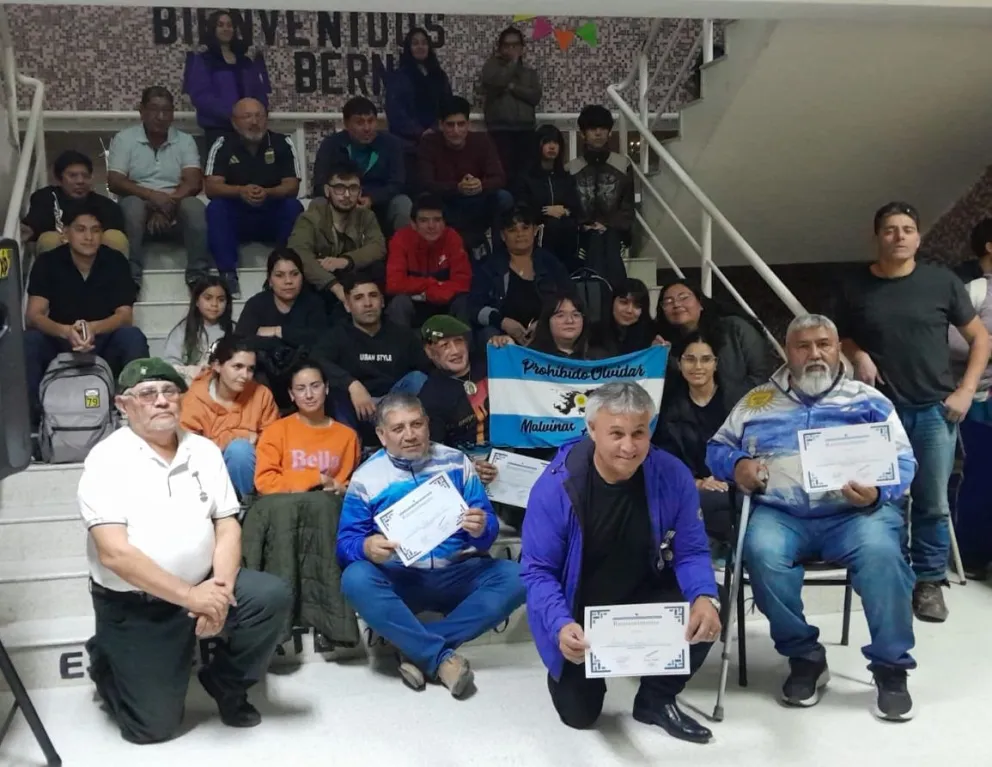 Emotivo homenaje a veteranos de Malvinas en la Escuela 754