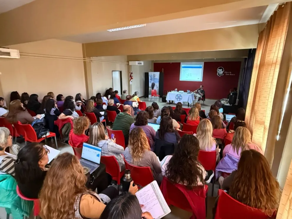 Modernización de la gestión escolar: Capacitan a directivos en el uso del sistema de Información Digital Educativa