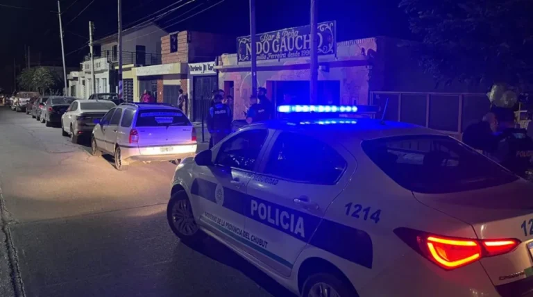 Cierre preventivo de un local de avenida Estados Unidos por falta de habilitación y ruidos molestos