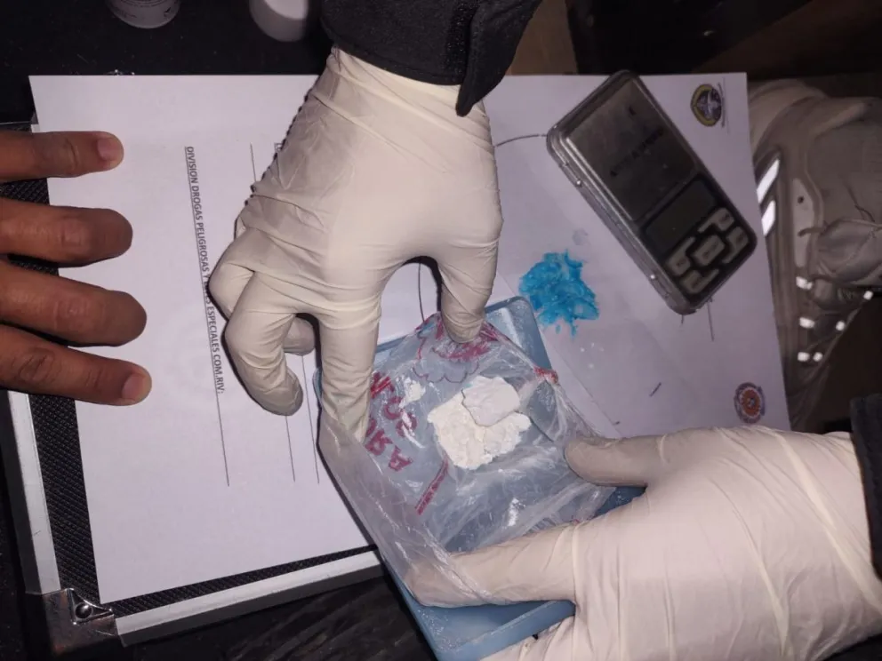 Llevaba cocaína en una jabonera y lo imputaron por tenencia de estupefacientes