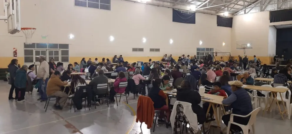 La Cooperadora del Hospital de Trevelin hizo un bingo familiar para comprar una ambulancia