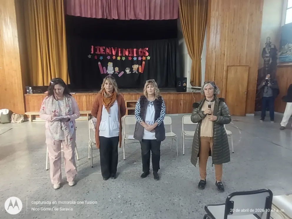 Presentaron al nuevo equipo normalizador de la Escuela N.° 21 de Trelew