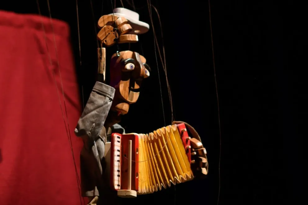 Entre engranajes, marionetas y acordes: Rada Tilly vive un fin de semana de encuentro cultural