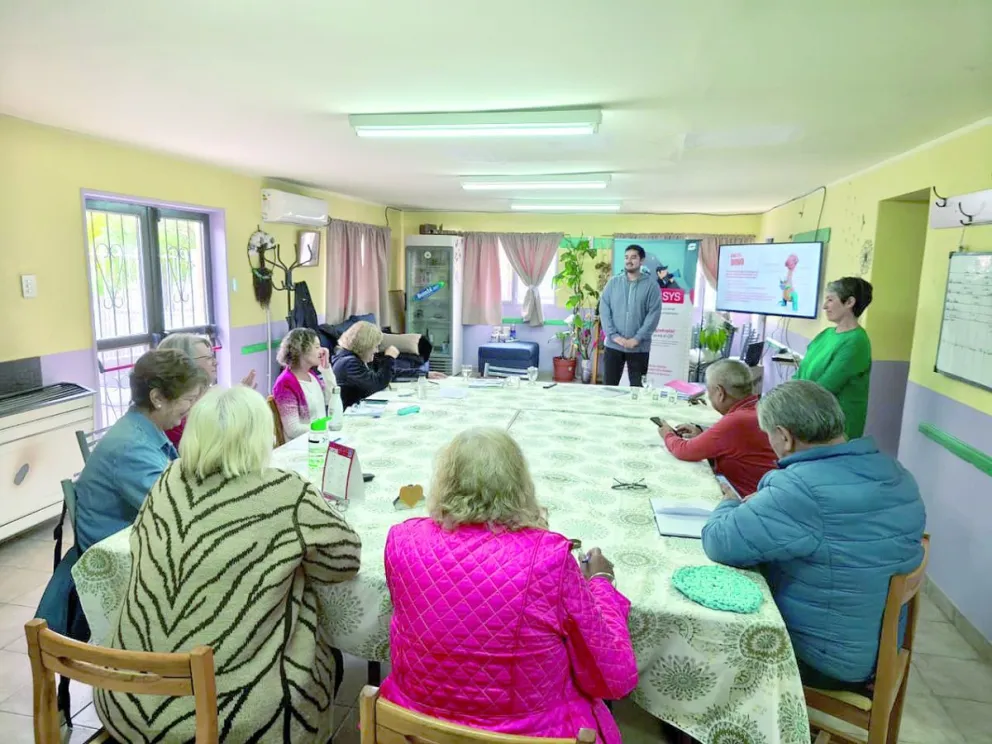 El ISSyS llevó adelante un nuevo taller de alfabetización digital para afiliados y retirados de la Policía