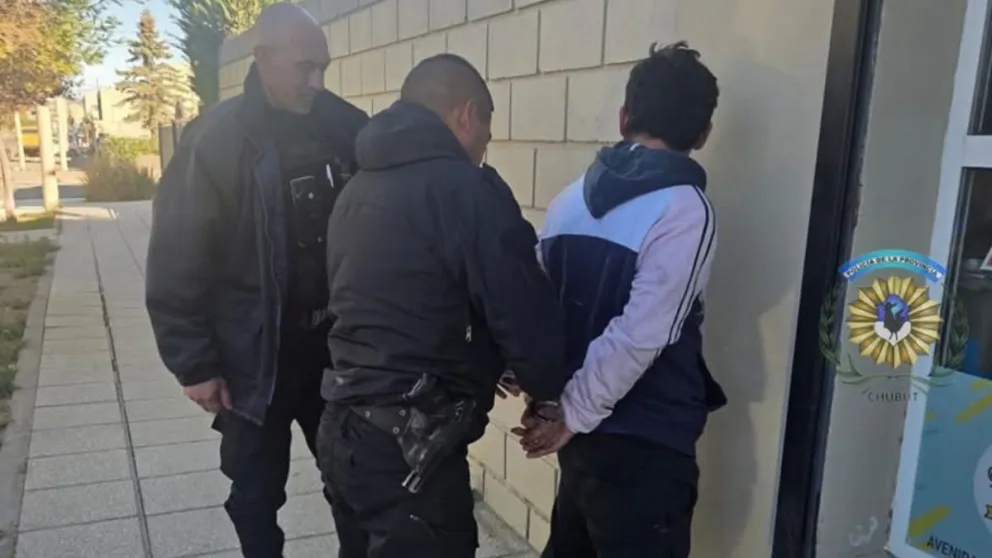 Robó una bicicleta en un comercio y fue reducido por vecinos hasta la llegada de la policía