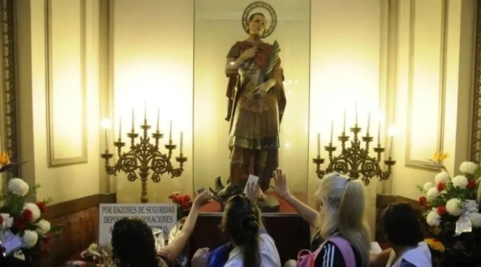 Fieles celebran el día de San Expedito en todo el país