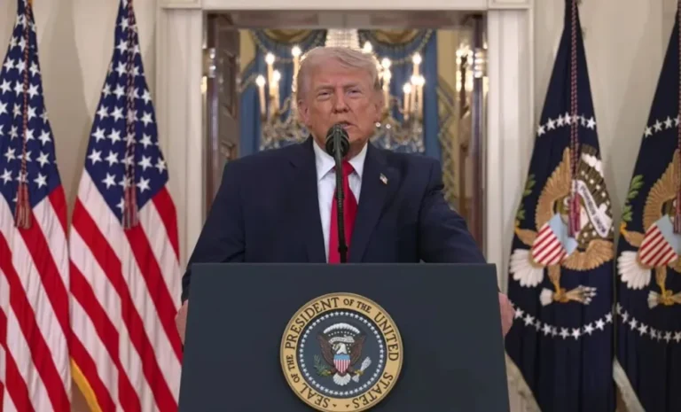 Trump asegura que Irán se encuentra en "estado de colapso"