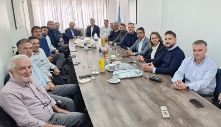 Sin acuerdo con el SOMU, advierten que no iniciará la temporada de langostino