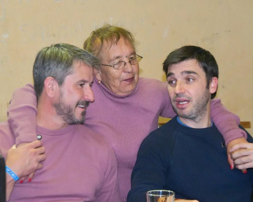 Merino y Torres compartieron un encuentro con vecinos del barrio Perón