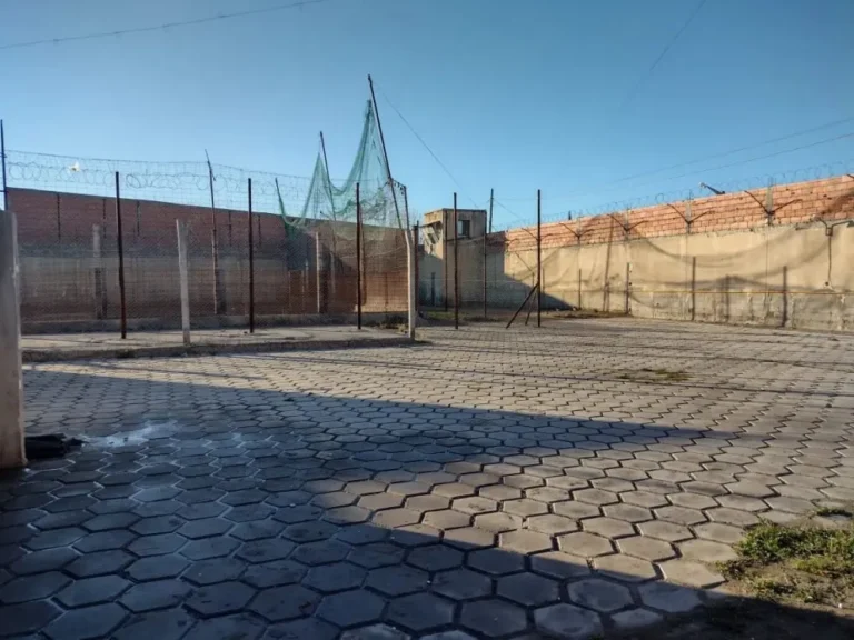 Al menos tres presos fueron sorprendidos cuando intentaban escapar de la Alcaidía de Trelew