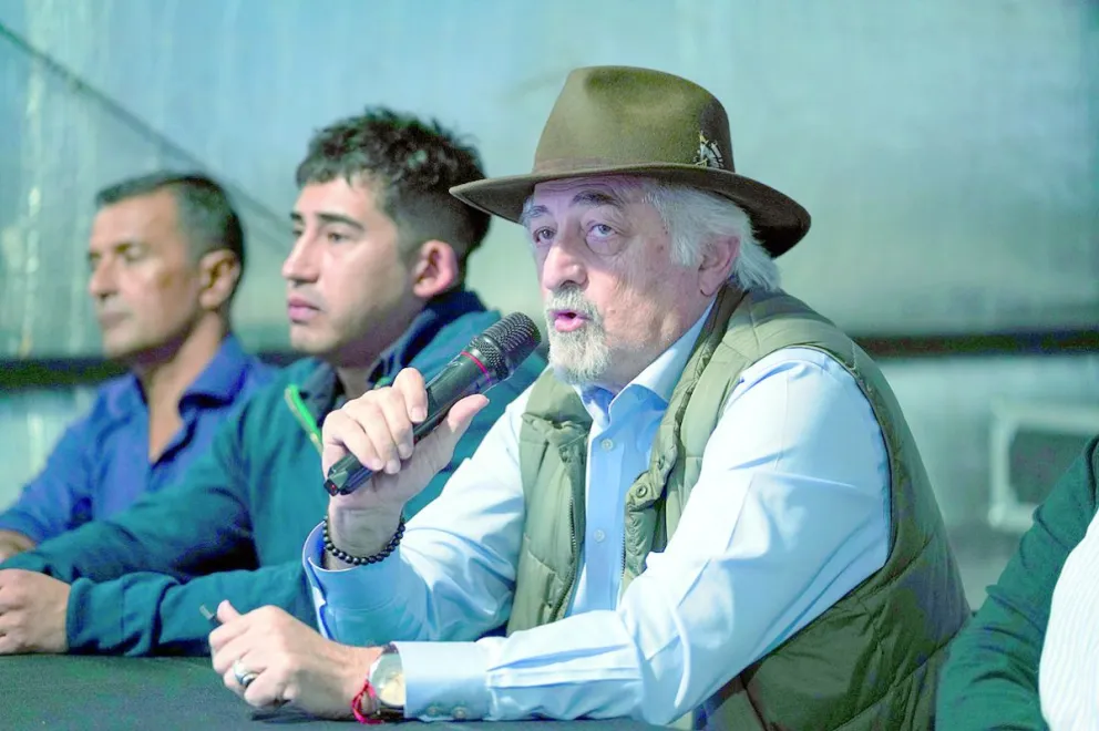 Othar rubricó la redeterminación de contratos para impulsar la mensura por sectores en Km. 17