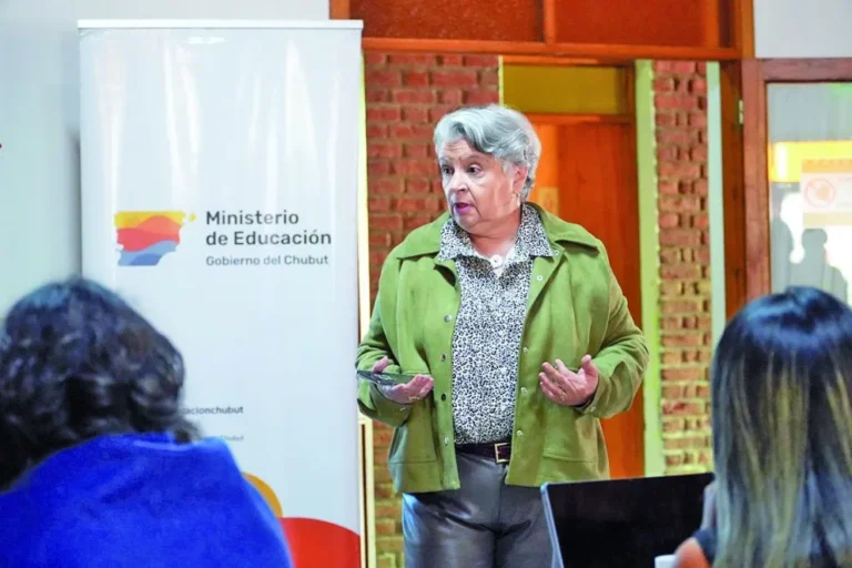 Educación fortalece la formación docente para la Escuela Secundaria Orientada