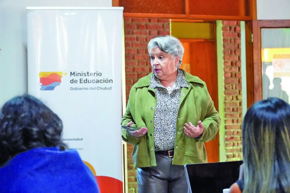 Educación fortalece la formación docente para la Escuela Secundaria Orientada