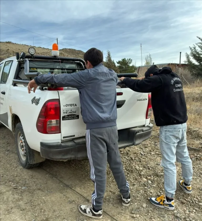 Dos detenidos tras ser sorprendidos intentando robar 100 metros de cableado de cobre en El Trébol
