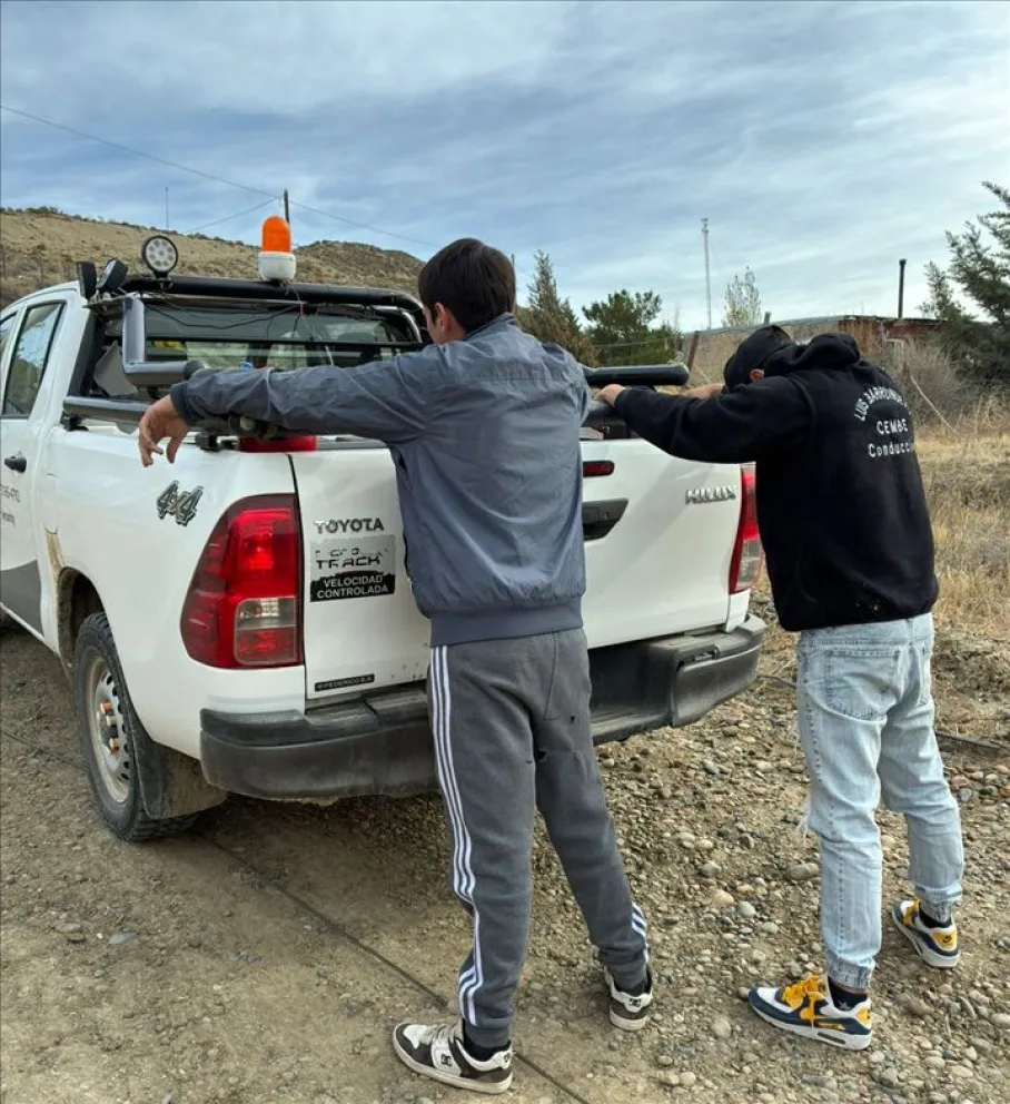 Dos detenidos tras ser sorprendidos intentando robar 100 metros de cableado de cobre en El Trébol