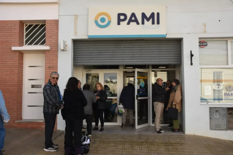 Jubilados piden una auditoría a PAMI: “Queremos saber cuánto deben y en qué gastan”