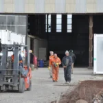 Torres recorrió la obra del Astillero en Comodoro: generará más de 300 puestos laborales