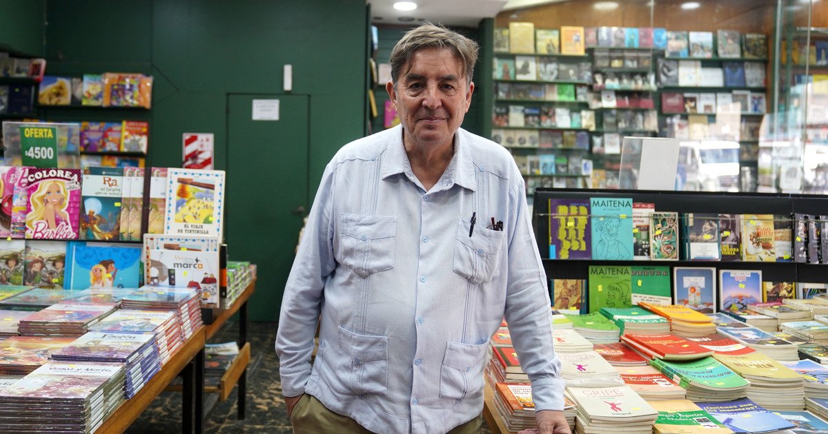 Luis García Montero lanza 'La mejor edad' y advierte sobre una “nueva dictadura”