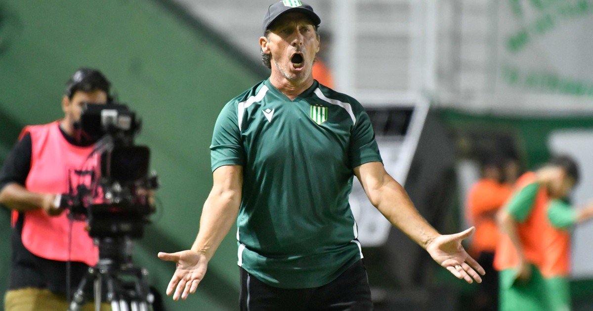 Troglio explotó contra los periodistas que piden su cabeza: "Están operando en mi contra, ¿adónde me tengo que ir?"