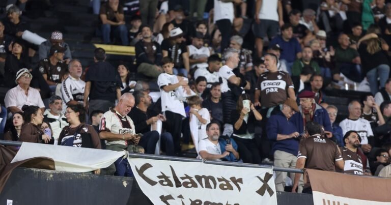 La odisea de los hinchas de Platense en el estadio de Peñarol la por Copa Libertadores: 7 horas encerrados en la tribuna que valieron la pena