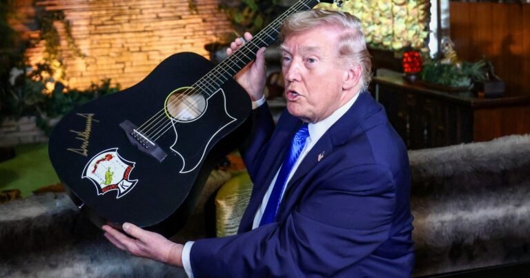 Donald Trump arremetió contra Bruce Springsteen: llamó a boicotear los conciertos del cantante y lo tildó de "ciruela seca"