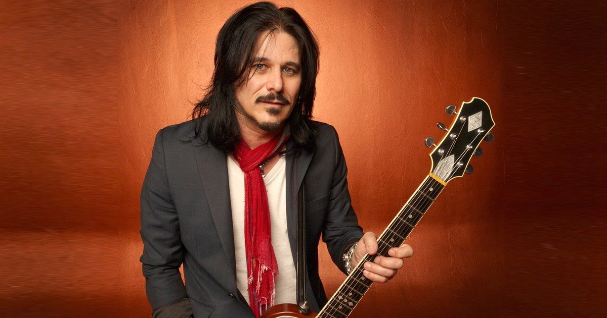 Gilby Clarke, el guitarrista de Guns N'Roses que forjó una amistad con Pappo a los tiros y, como él, es fanático de las motos antiguas