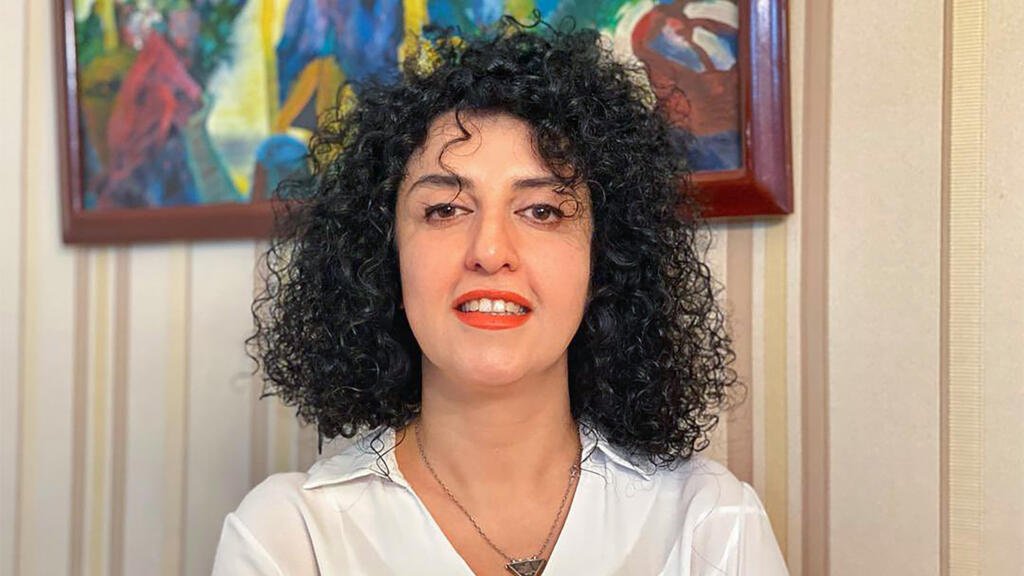 Denuncian que Narges Mohammadi, ganadora iraní del Nobel de Paz, está "entre la vida y la muerte"