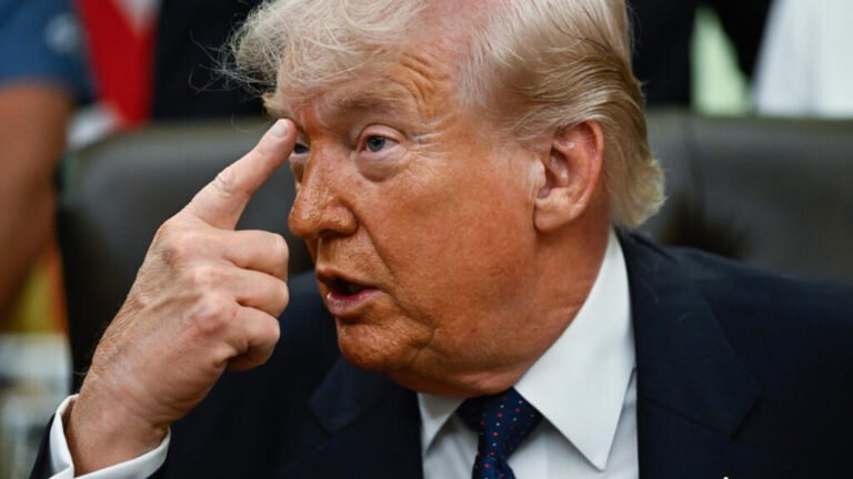 Trump pausa su operativo para reabrir el estrecho de Ormuz mientras busca un acuerdo con Irán