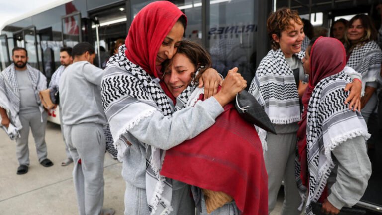 "Te daban una paliza y te decían bienvenido a Israel": expulsados los 430 activistas de la flotilla para Gaza