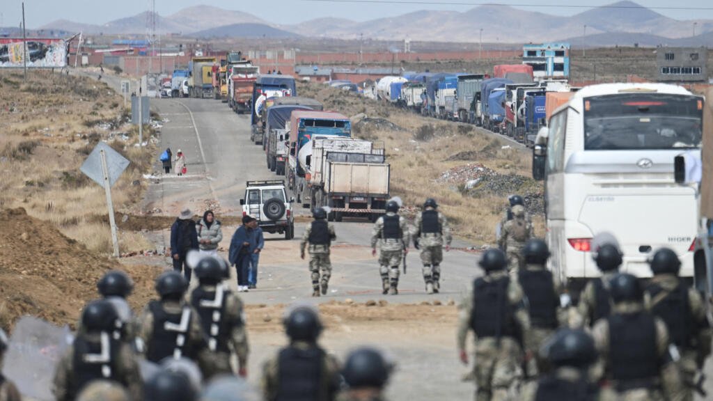 Bolivia enfrenta una escalada de bloqueos y tensión política, mientras fracasan los intentos de diálogo